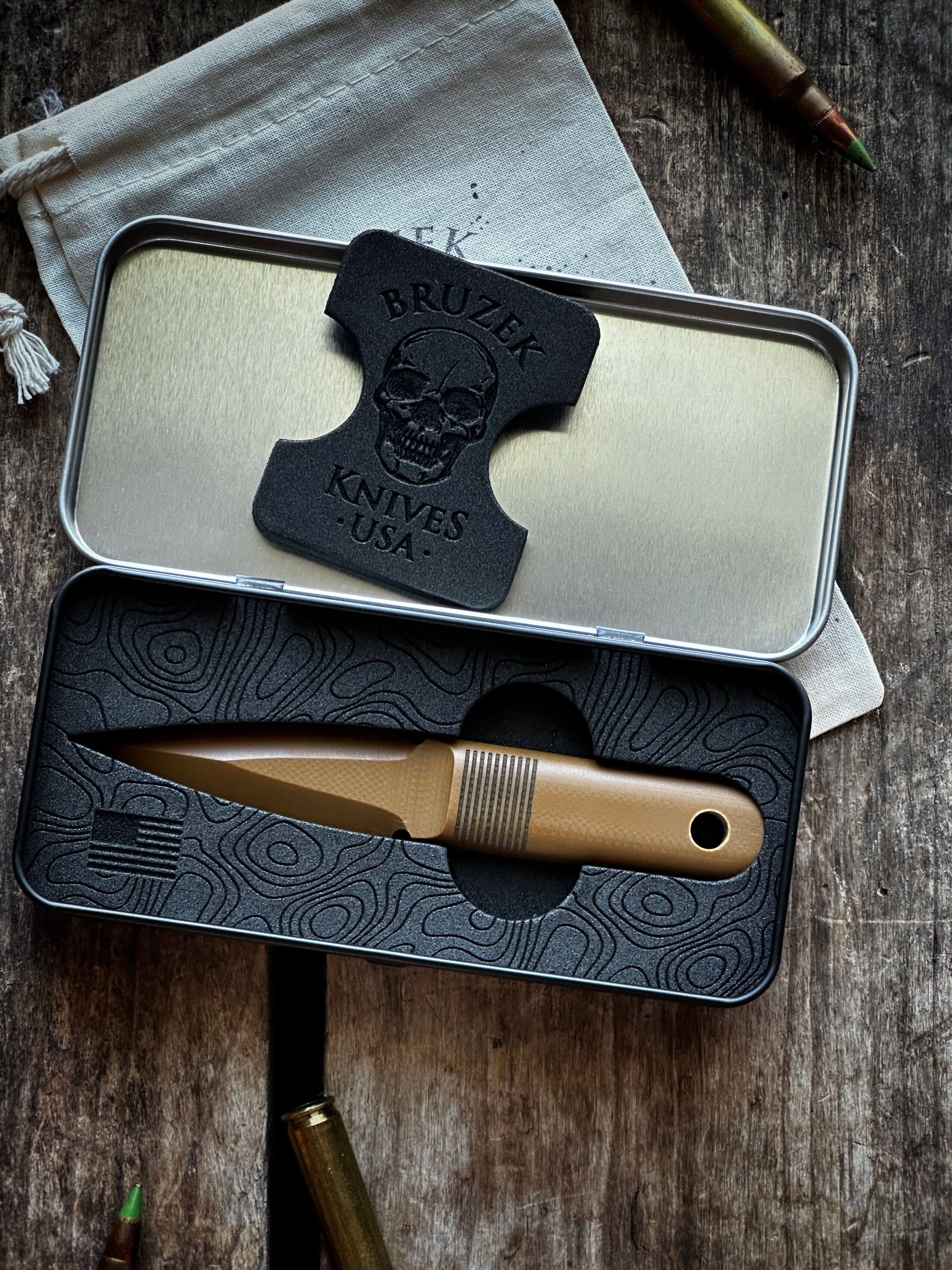 Coyote G10 Thumb Dagger - Version 1