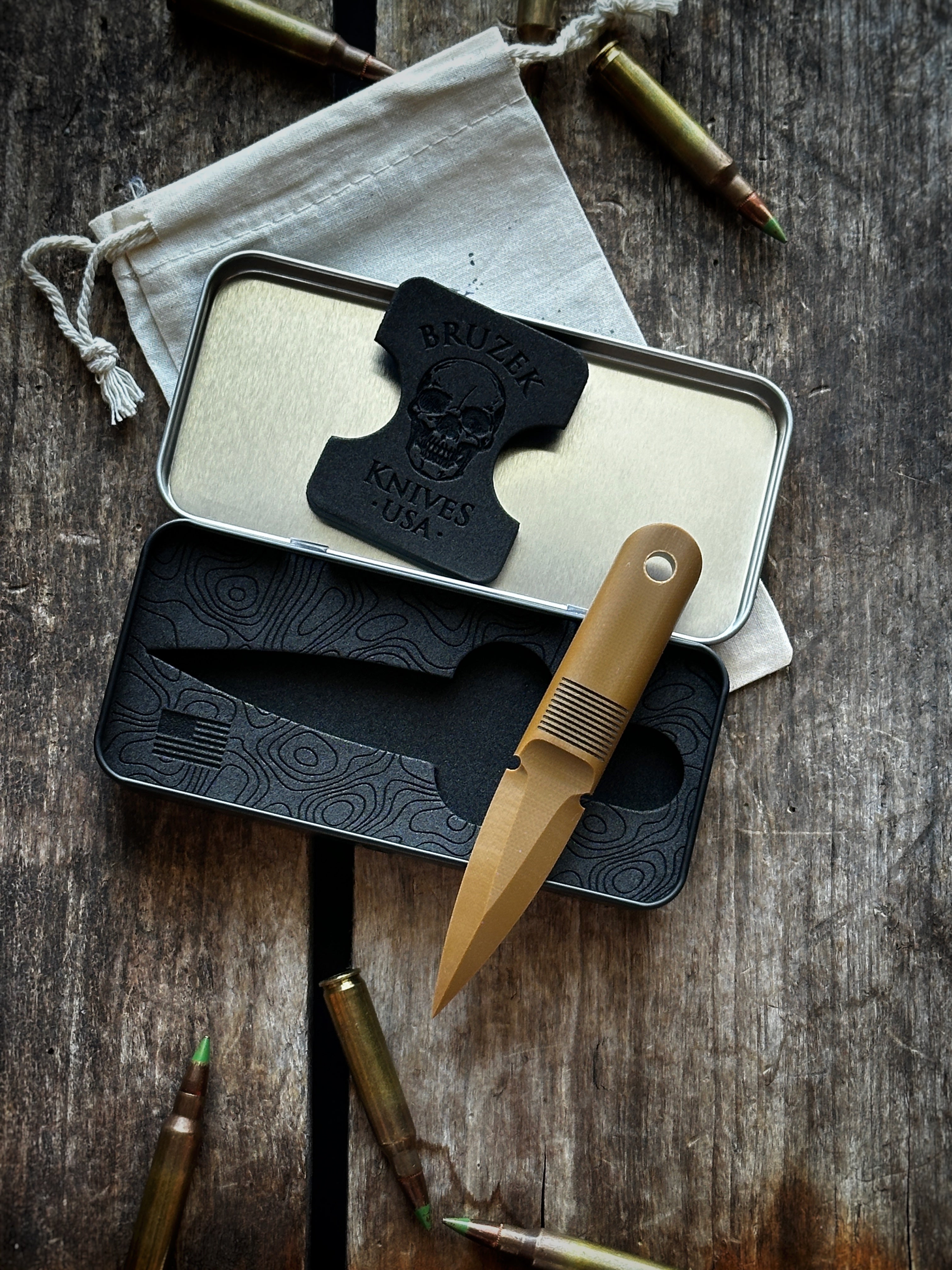 Coyote G10 Thumb Dagger - Version 1