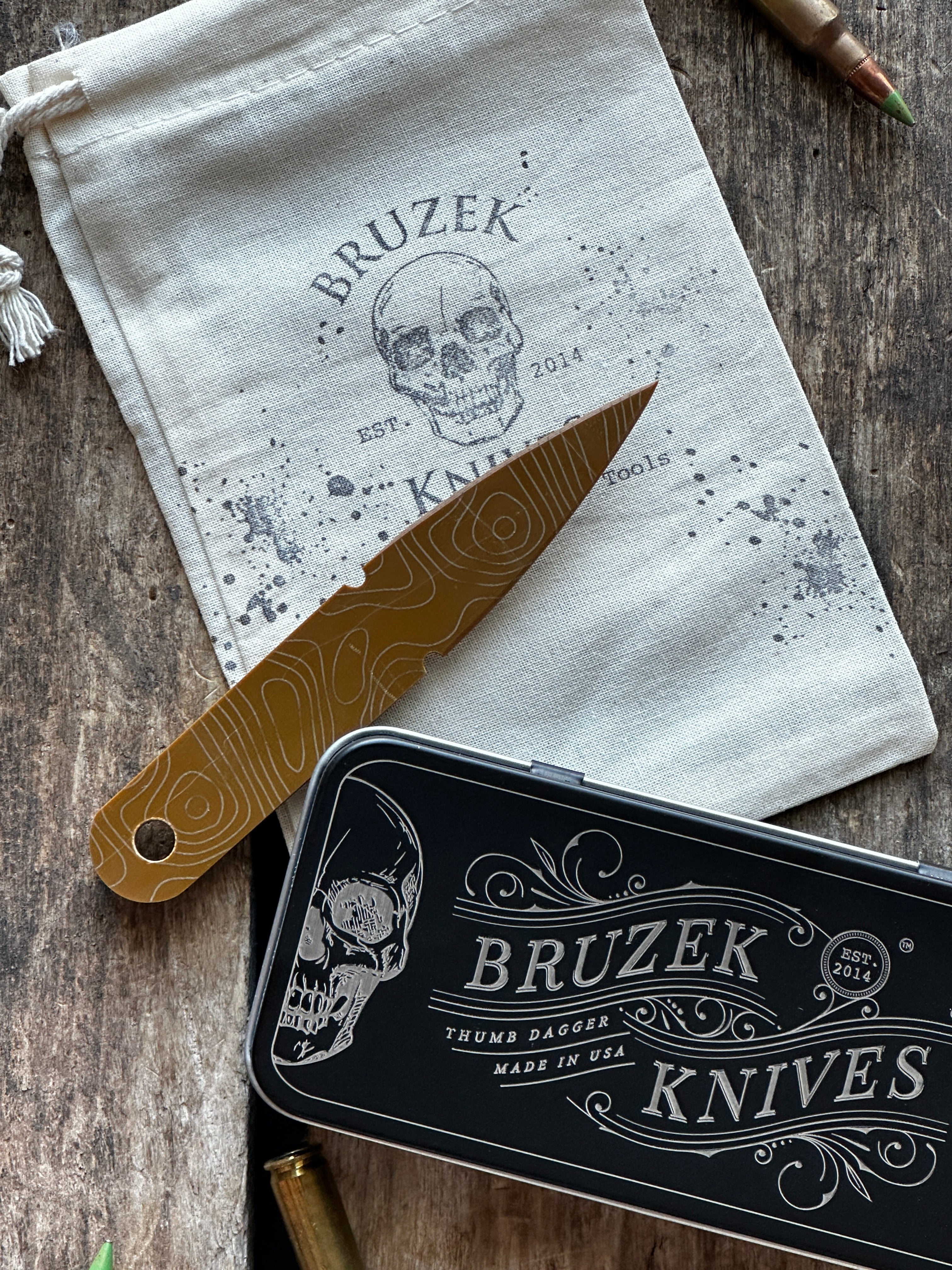 Coyote G10 Thumb Dagger - Version 1